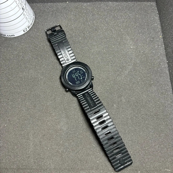 Columbia Digital Watch CT010 J11 Blavk Ruber Straps Working New Battery - Picture 4 of 6